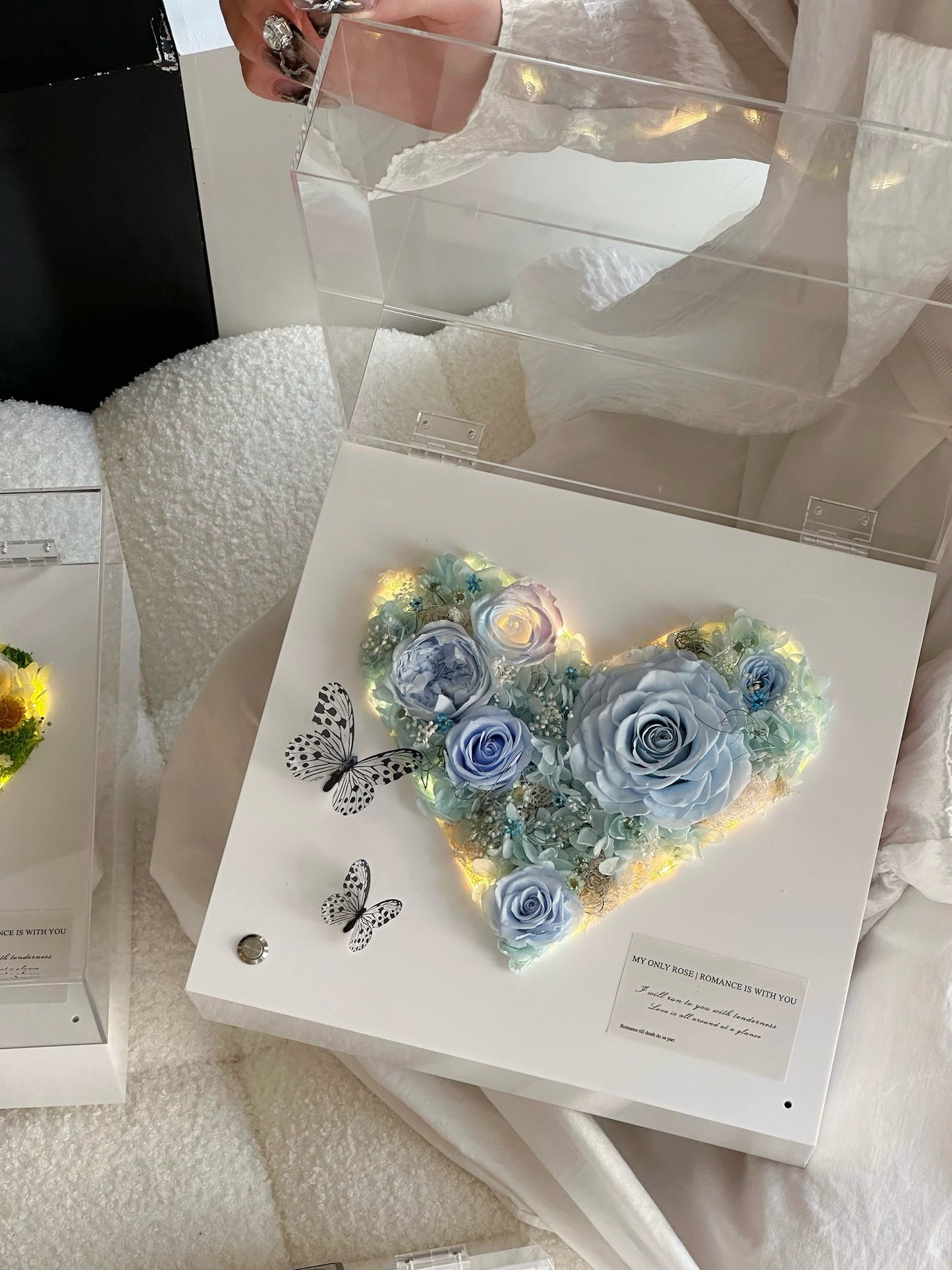 Long Lasting Preserved Rose and Crystal Clear Bluetooth Speaker - Gift for Him & Her