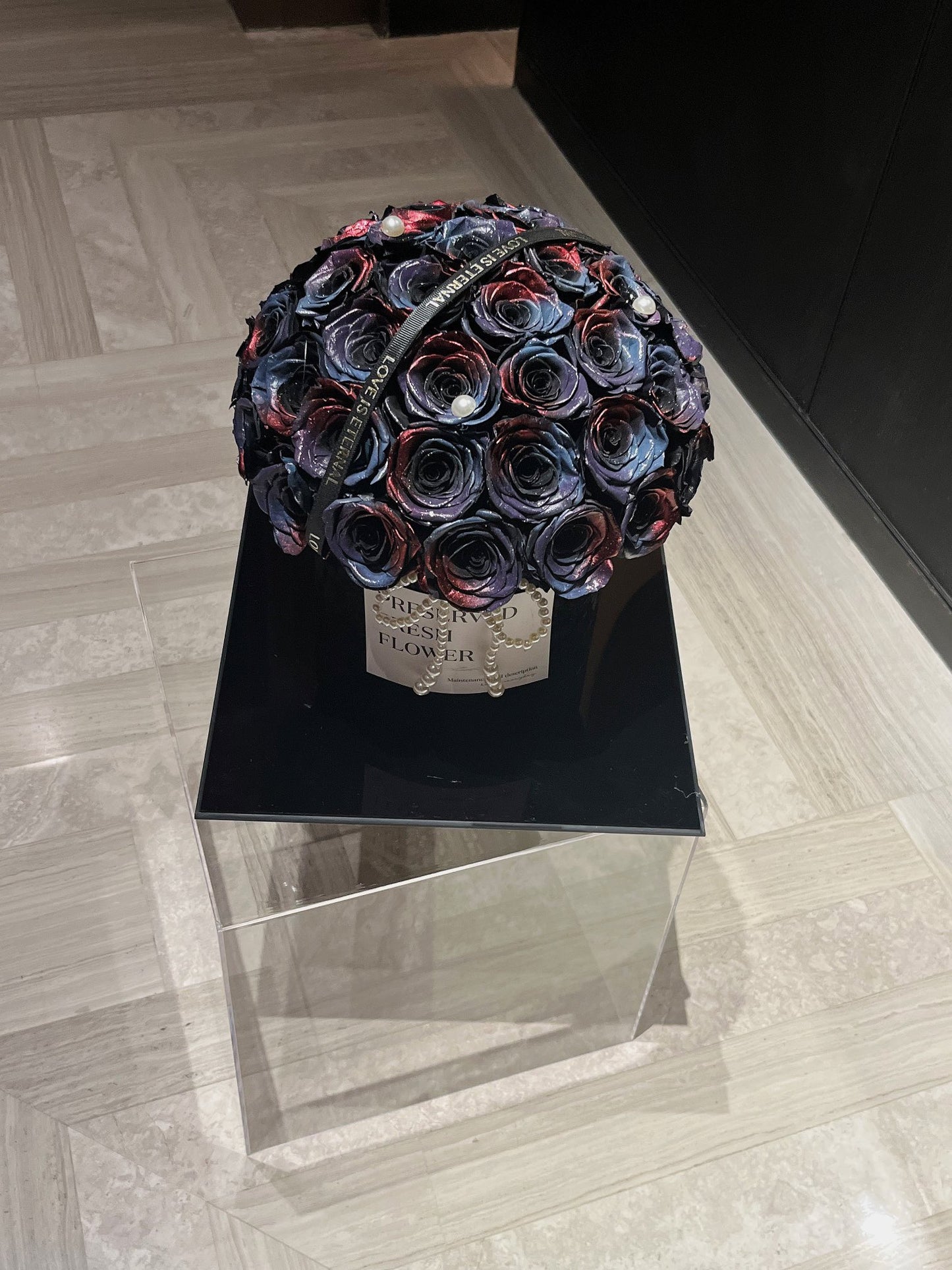 Everlasting Rose Hug Bucket (Preserved) - Timeless Gift for Her, Ideal for Birthday, Wedding