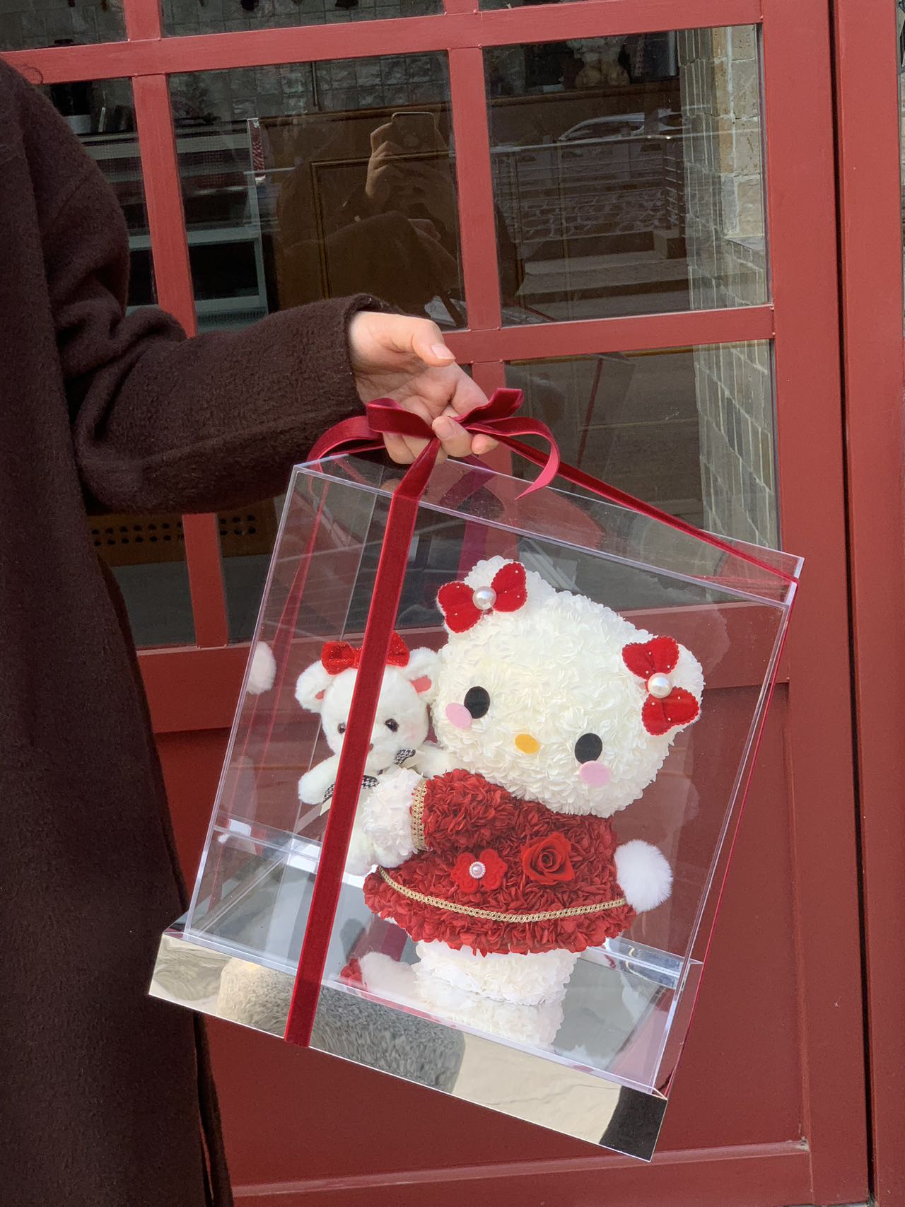 Cute Hello Kitty Doll with Preserved Bloom - Perpetual Floral Decoration, Great for Gifting to Family & Friends