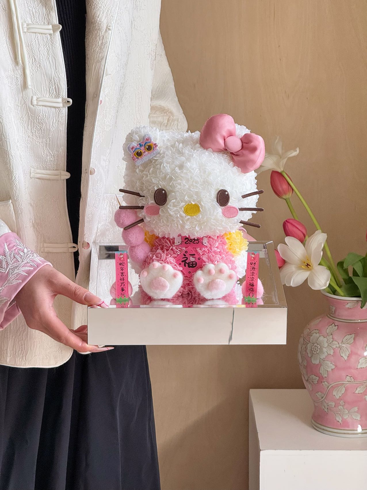 Preserved Flower Hello Kitty Doll - The everlasting blooming doll is the perfect gift for Hello Kitty lovers, children, or girlfriends.