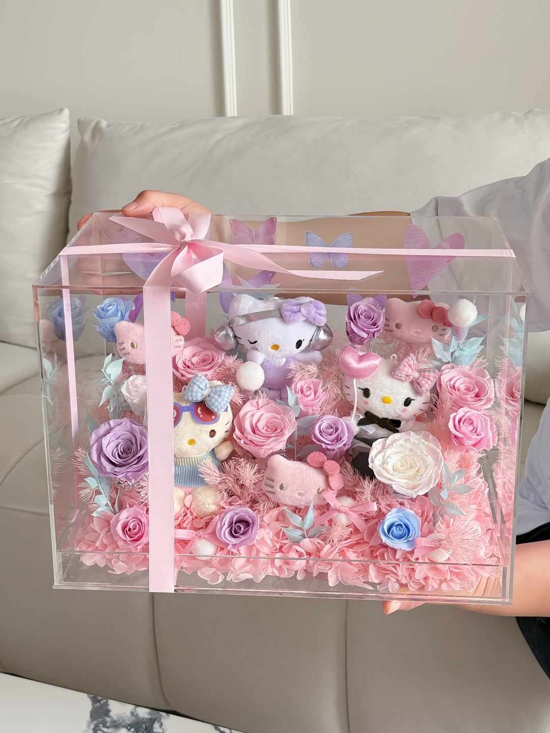 Eternal Romance Hello Kitty Garden Acrylic Gift Box Preserved Roses Valentine's Day Gift for Girlfriend