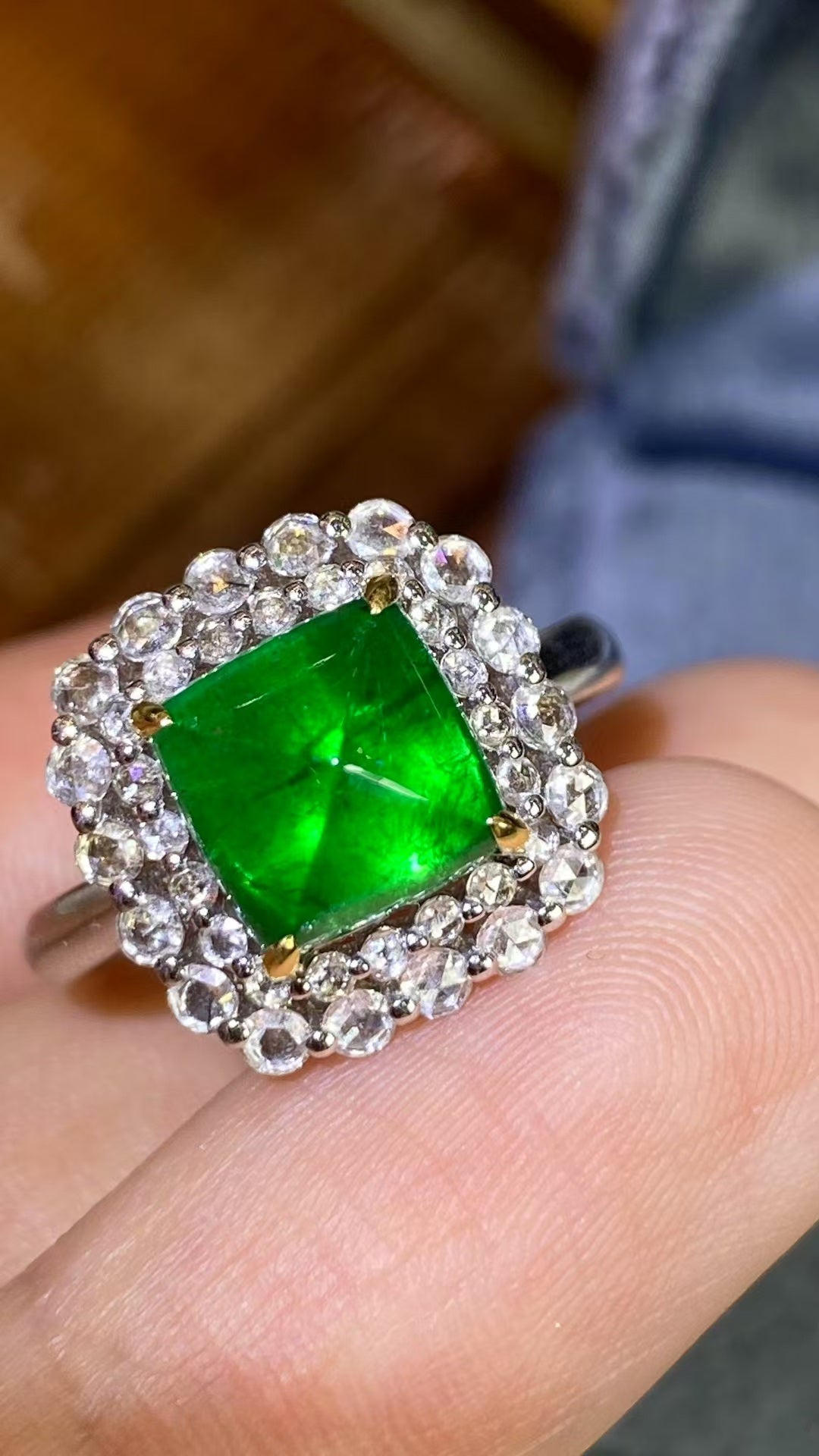 Natural emerald 18K gold ring!