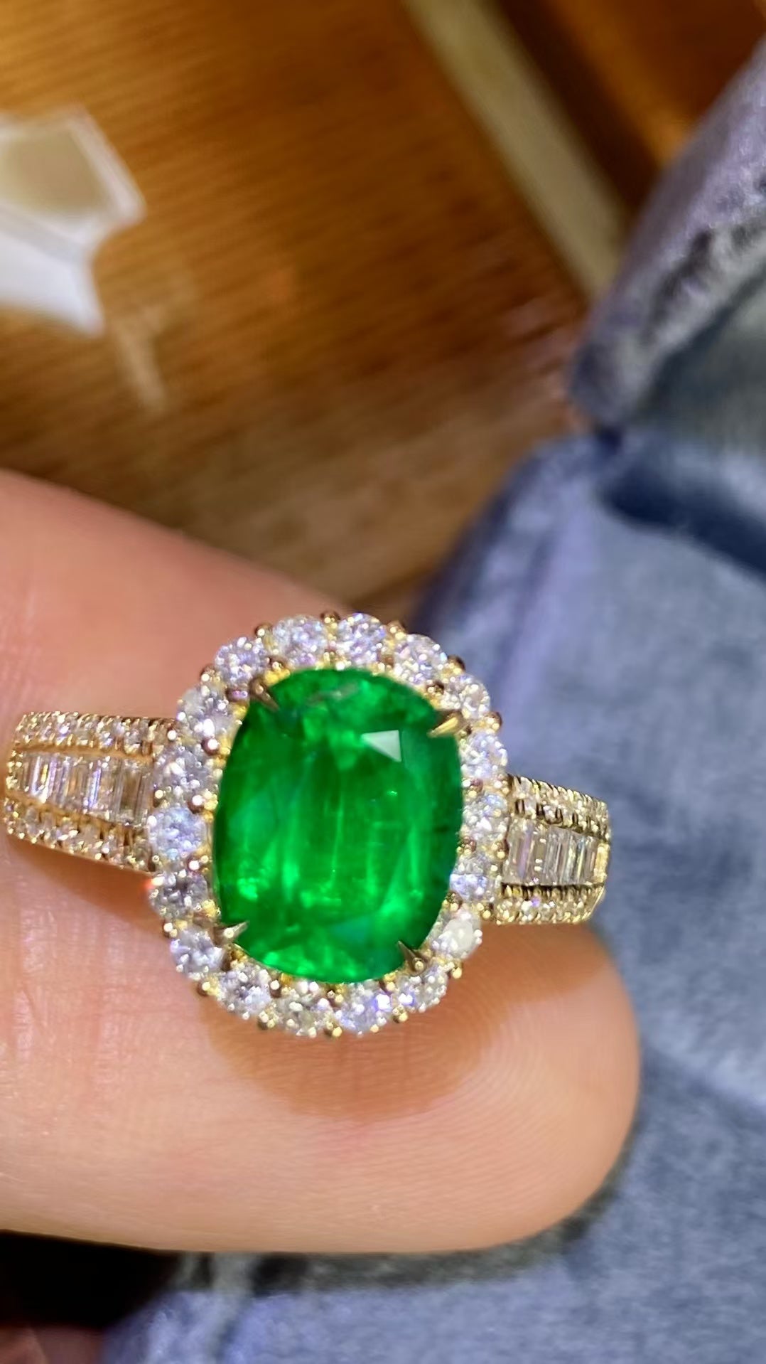 Natural emerald 18K gold ring!