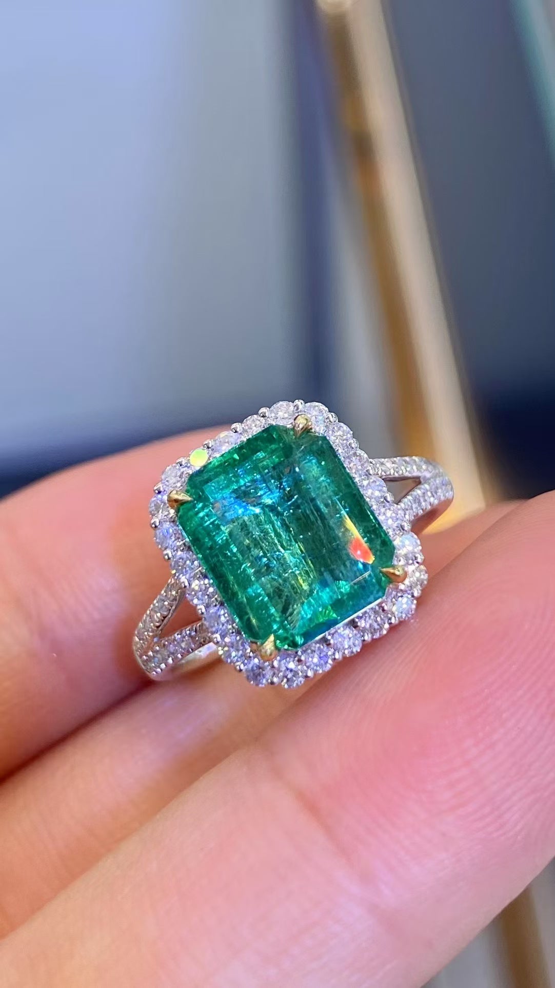 Natural emerald 18K gold ring!