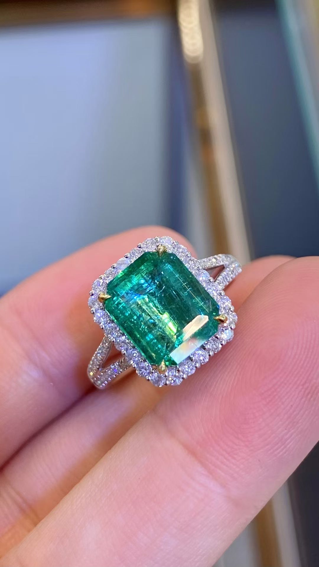 Natural emerald 18K gold ring!