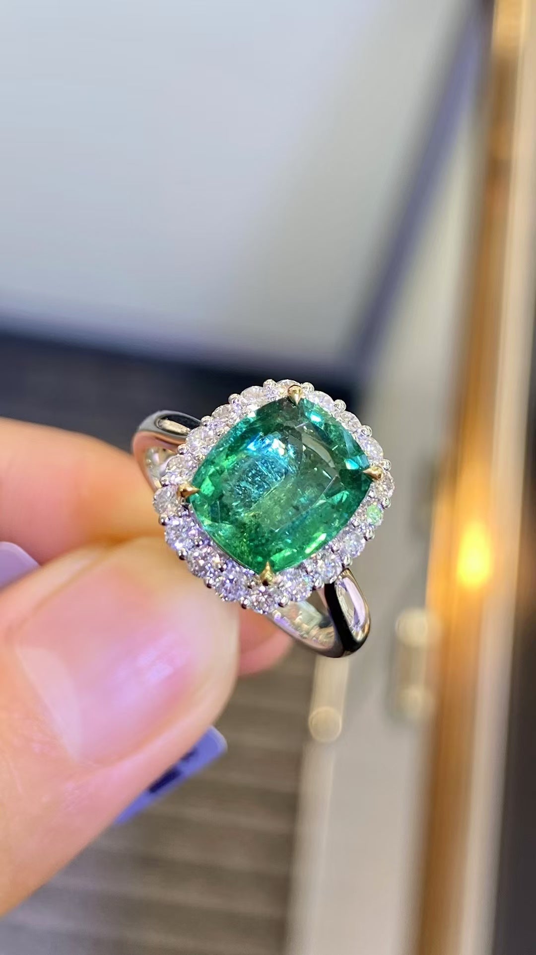 Natural emerald 18K gold ring!