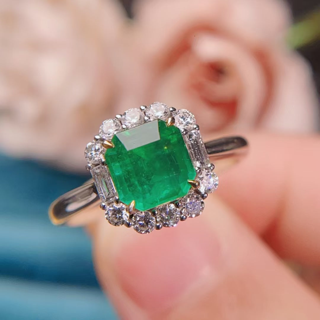 Natural emerald ring inlaid with 18k gold