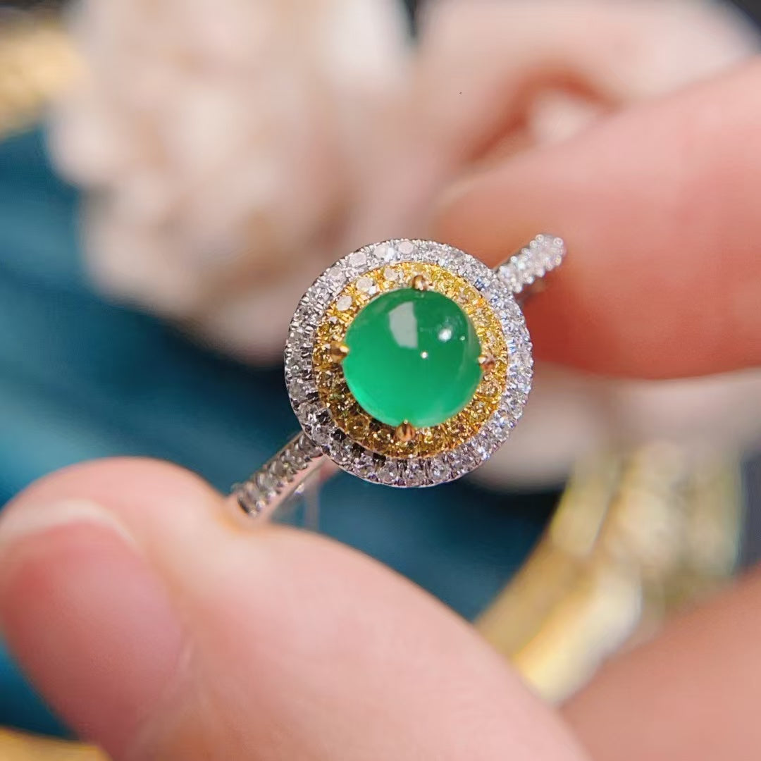 Natural emerald ring inlaid with 18k gold