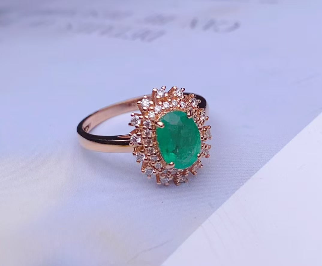 18K gold diamond inlaid natural emerald ring