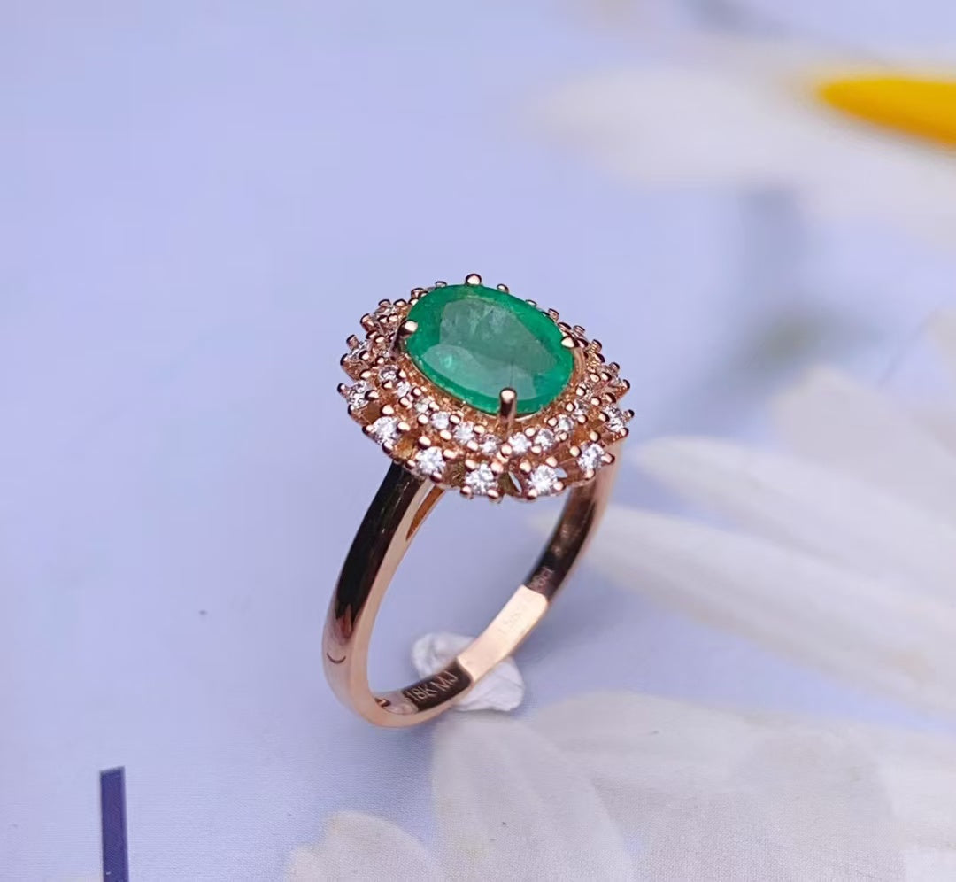 18K gold diamond inlaid natural emerald ring