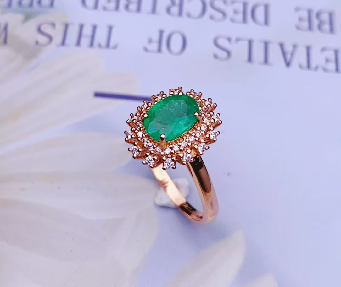 18K gold diamond inlaid natural emerald ring