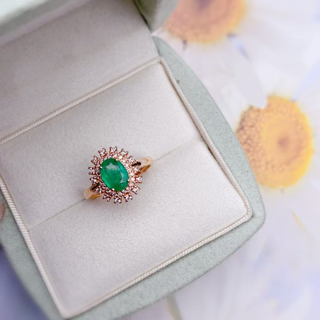 18K gold diamond inlaid natural emerald ring