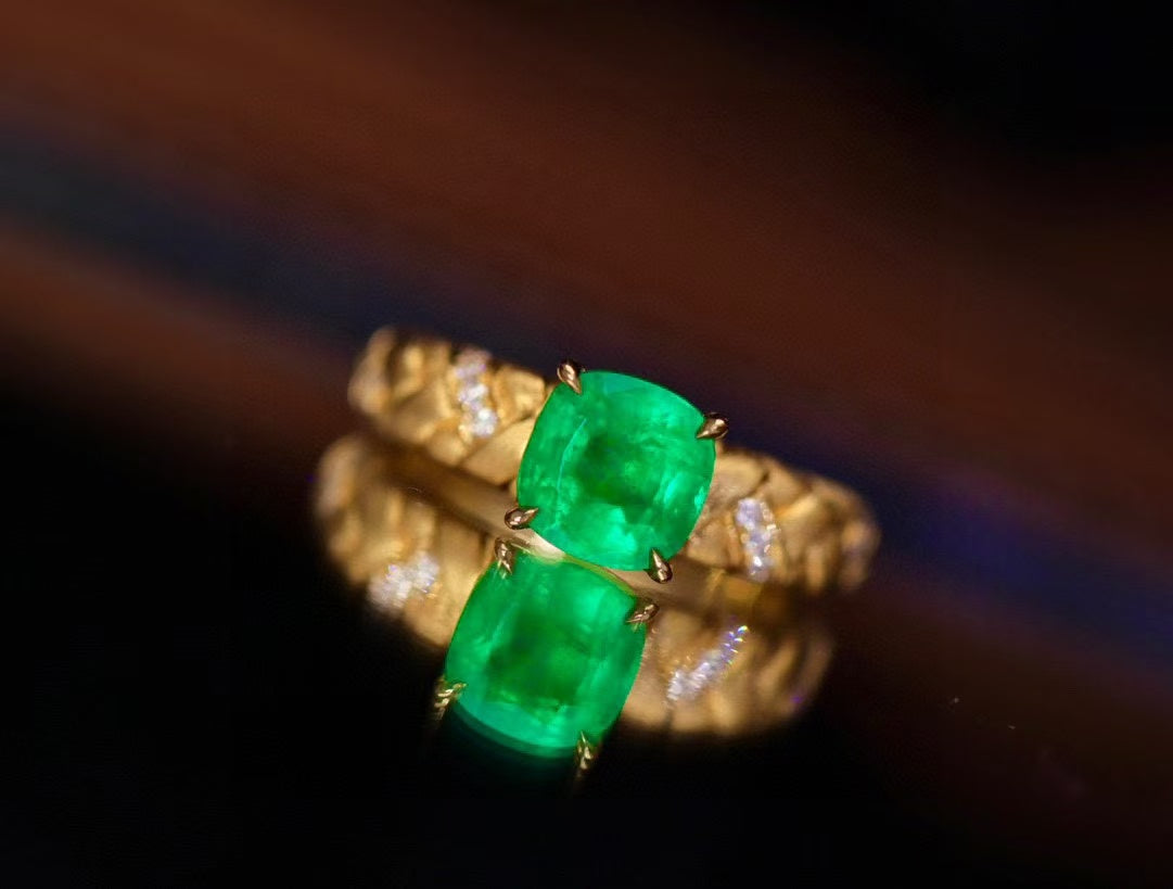 Retro and fashionable high-end feeling | Emerald ring