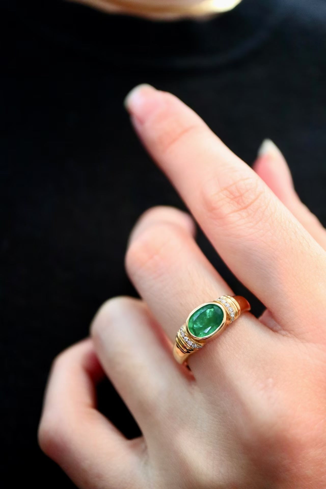 18K Emerald Ring VVG Muzo Green