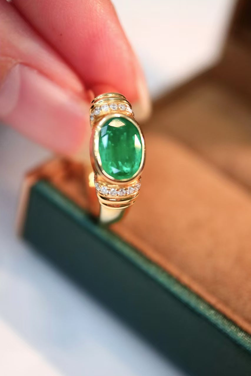 18K Emerald Ring VVG Muzo Green