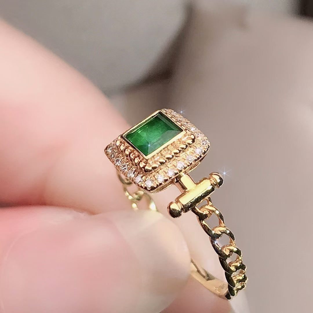 Retro and fashionable high-end feeling | Emerald ring