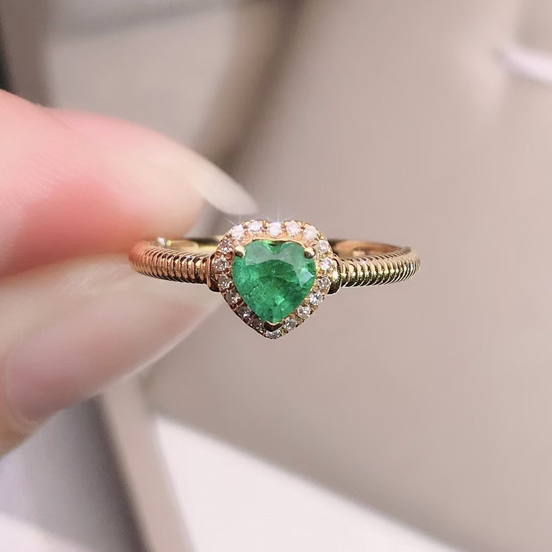 Retro and fashionable high-end feeling | Emerald ring