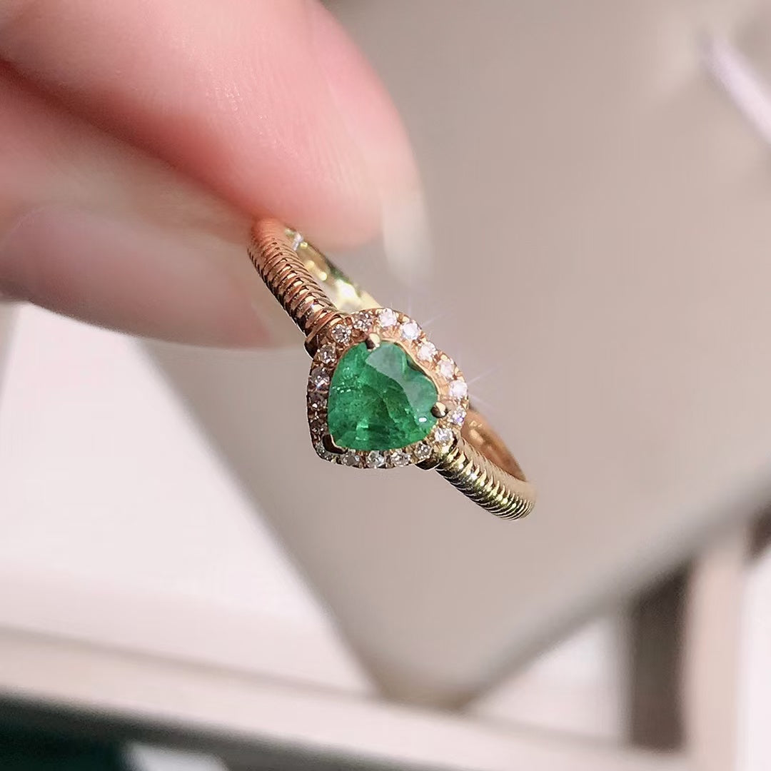 Retro and fashionable high-end feeling | Emerald ring