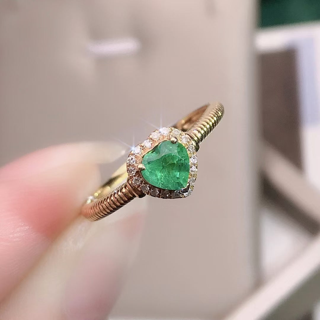 Retro and fashionable high-end feeling | Emerald ring