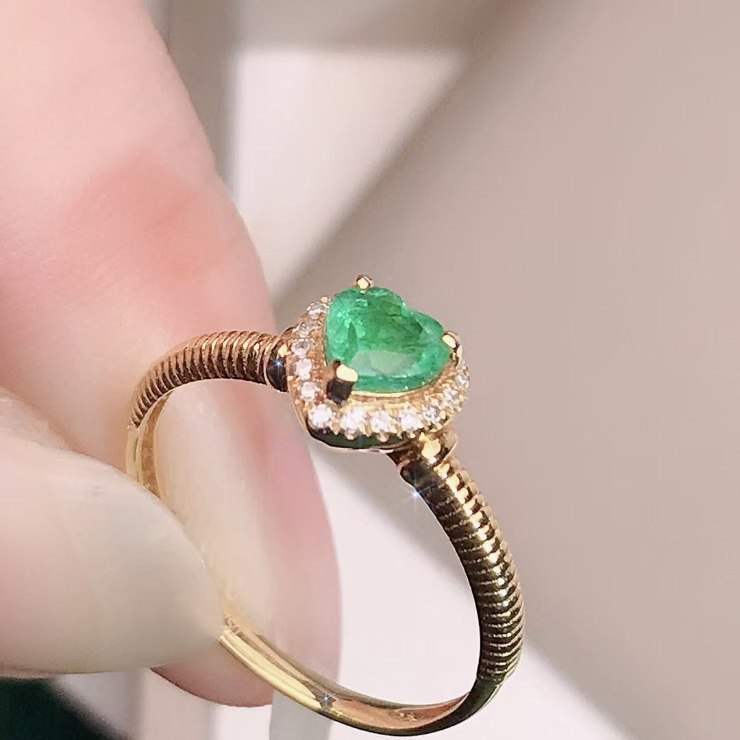 Retro and fashionable high-end feeling | Emerald ring