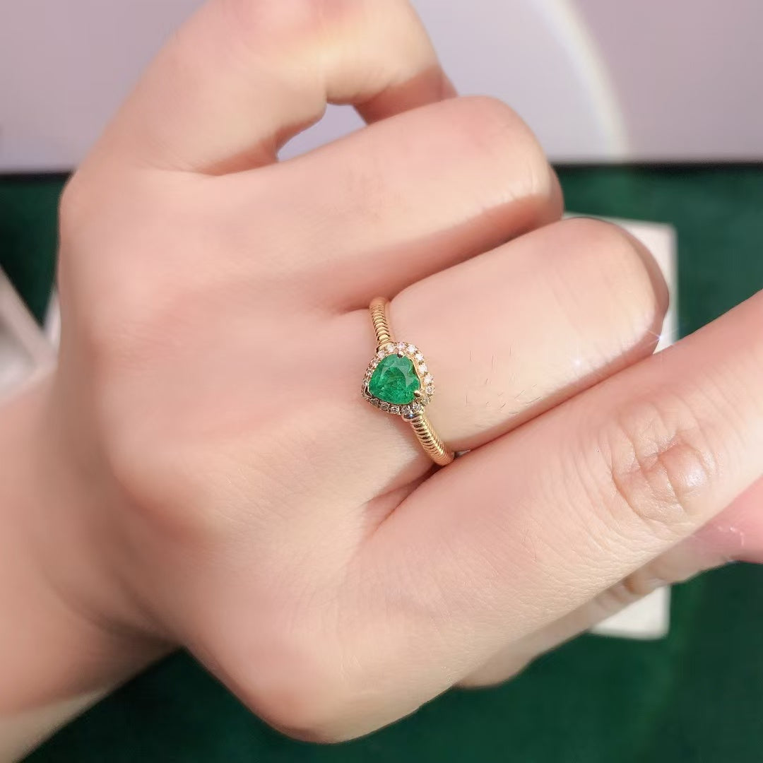 Retro and fashionable high-end feeling | Emerald ring