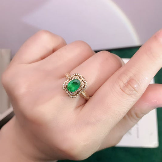 Retro and fashionable high-end feeling | Emerald ring