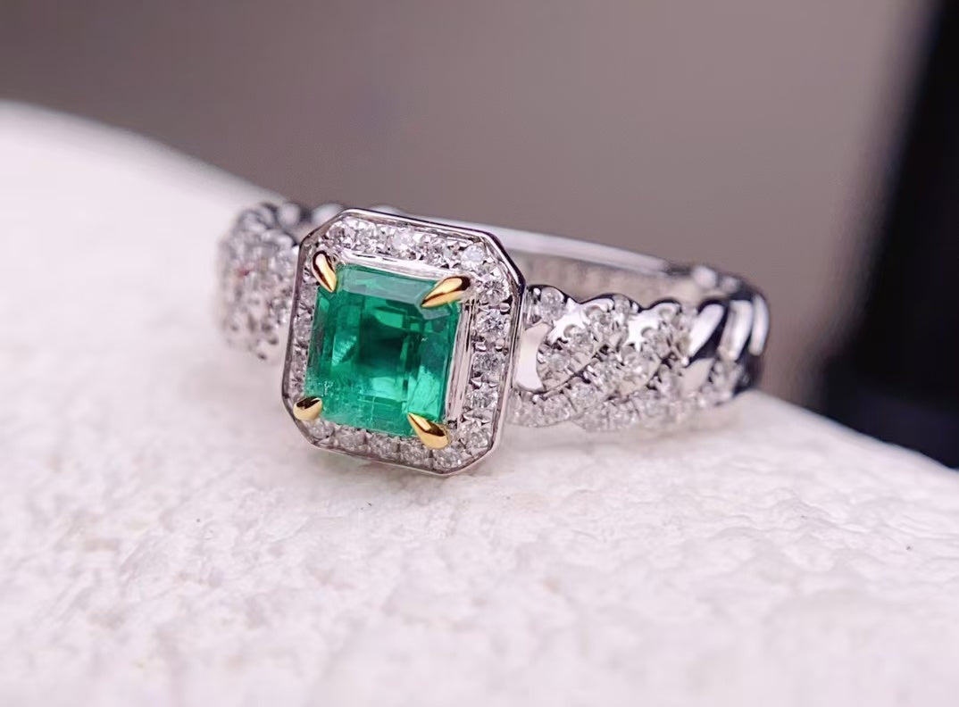 Luxurious and fashionable noble feeling｜Emerald ring💍