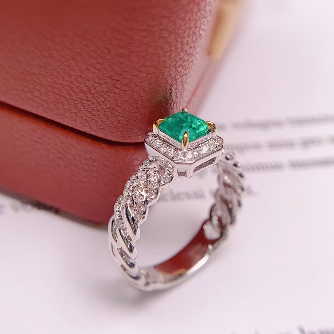 Luxurious and fashionable noble feeling｜Emerald ring💍