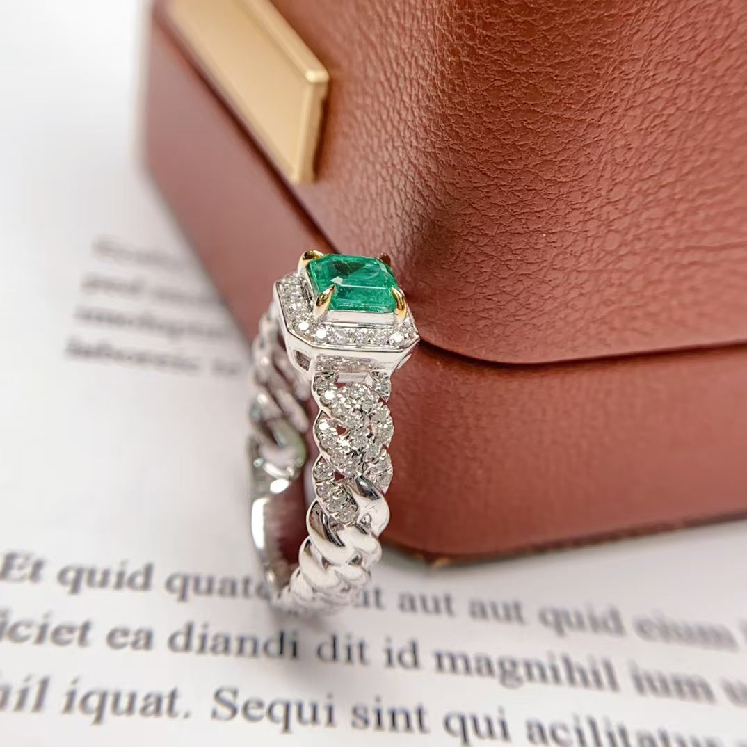 Luxurious and fashionable noble feeling｜Emerald ring💍