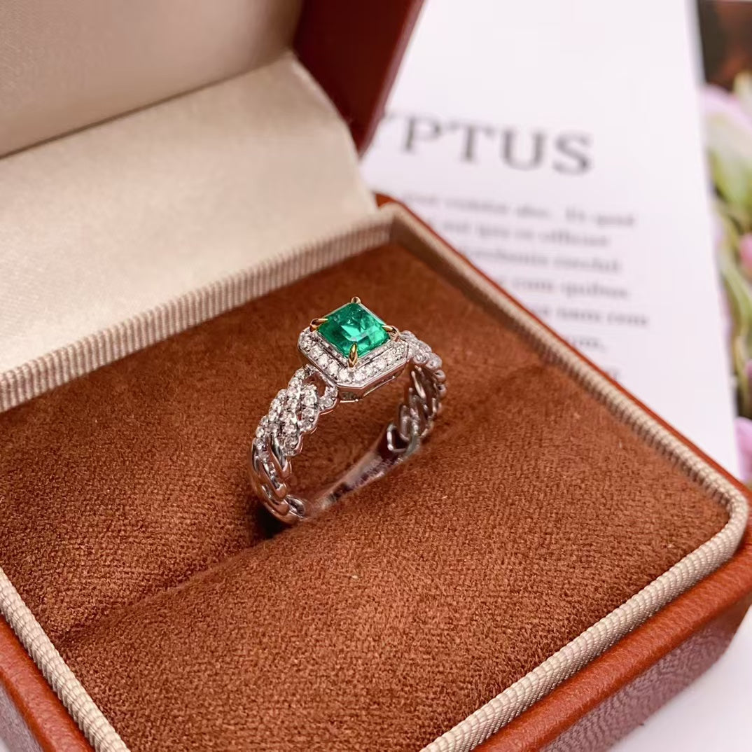 Luxurious and fashionable noble feeling｜Emerald ring💍