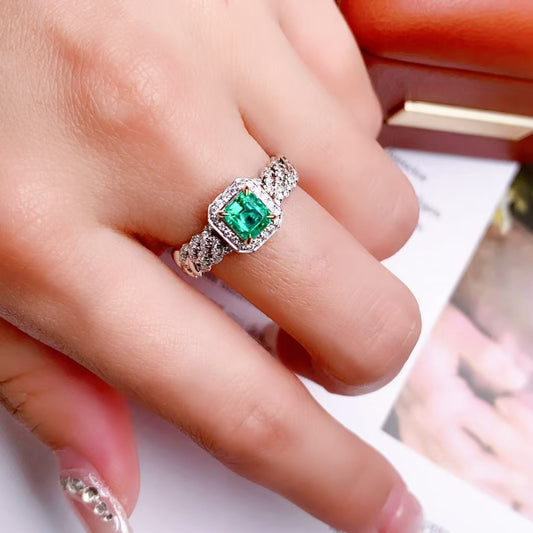 Luxurious and fashionable noble feeling｜Emerald ring💍