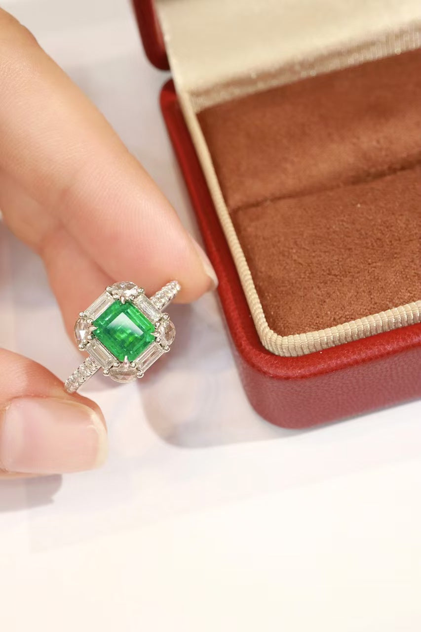 18K Emerald Ring