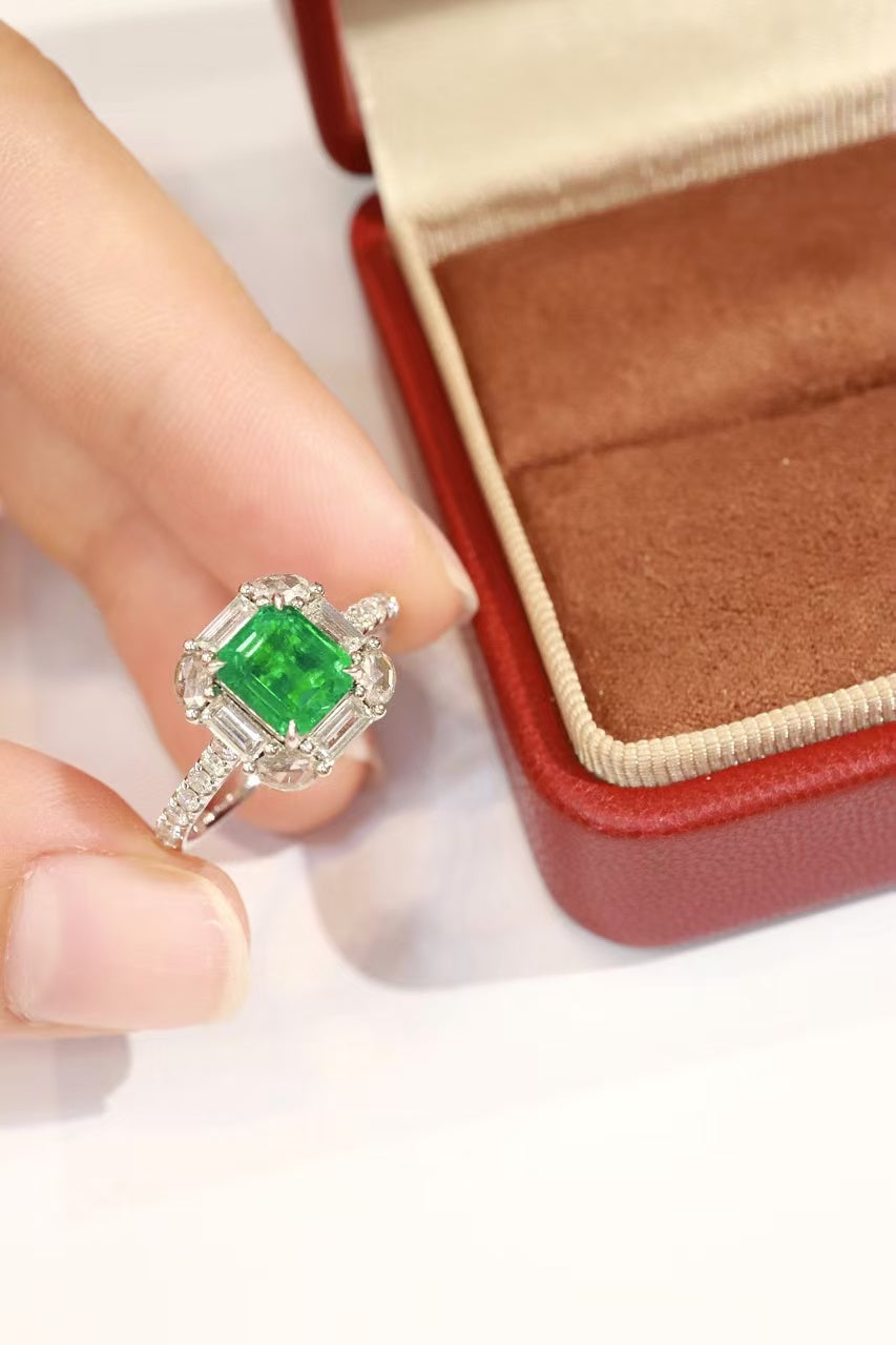 18K Emerald Ring