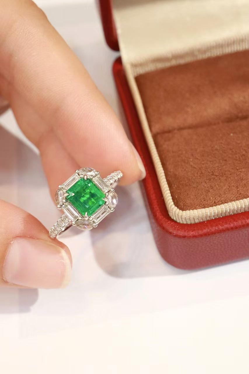 18K Emerald Ring