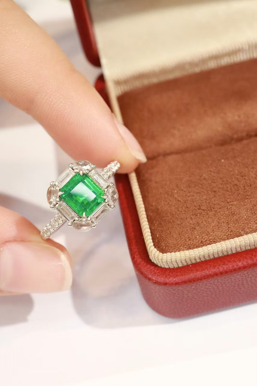 18K Emerald Ring