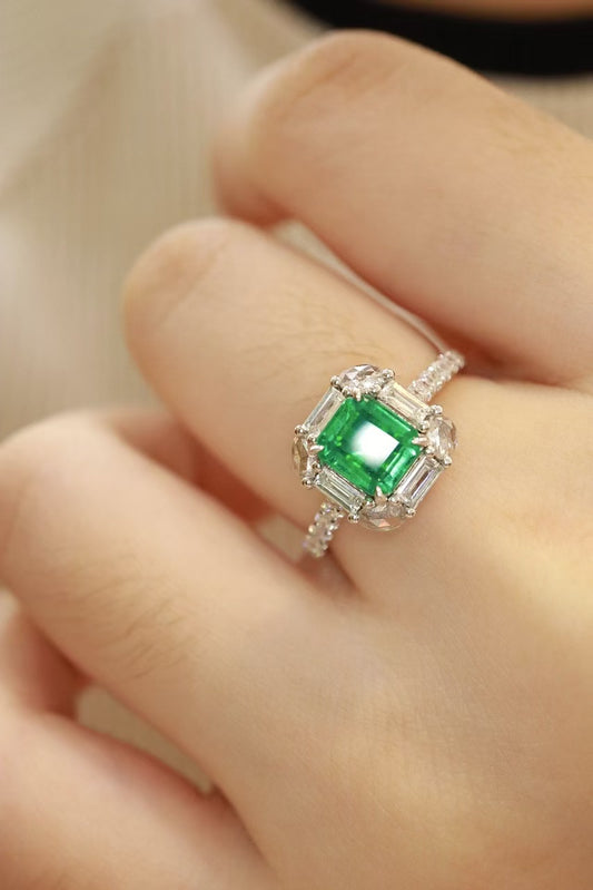 18K Emerald Ring