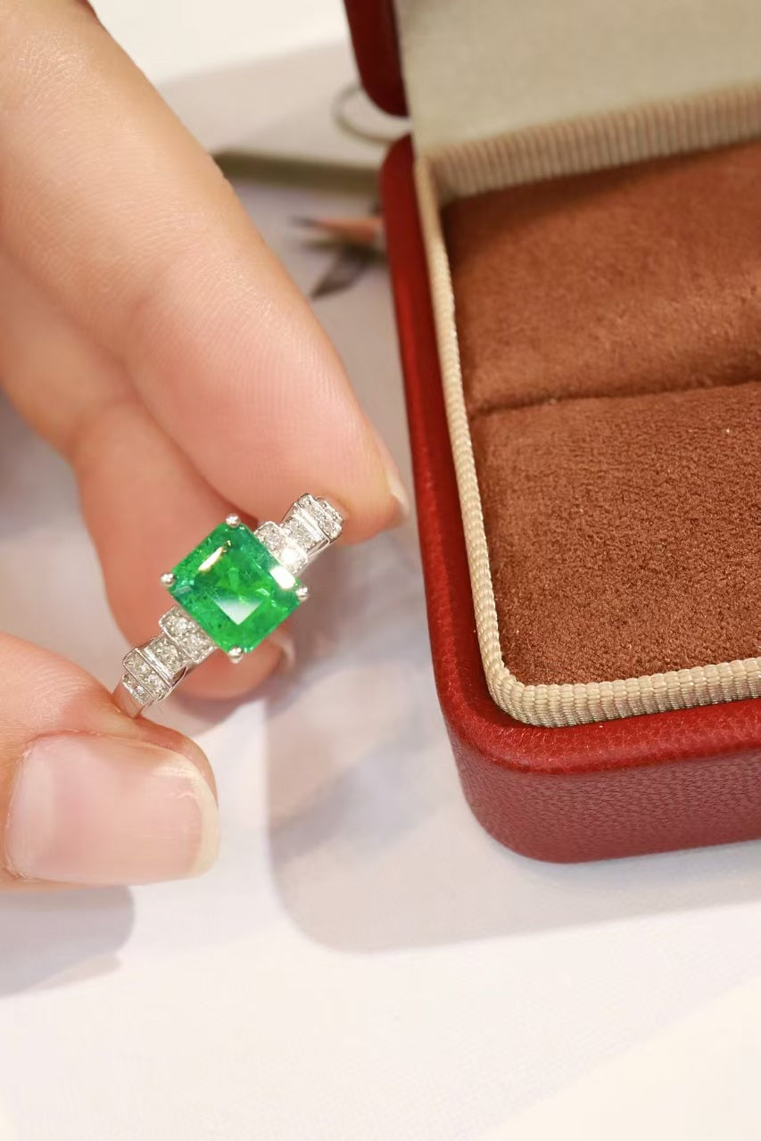 18k natural emerald ring