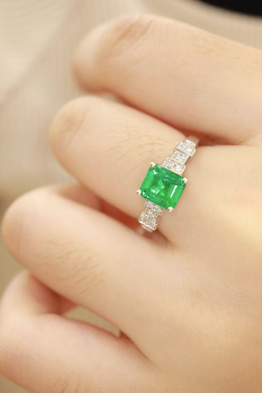 18k natural emerald ring