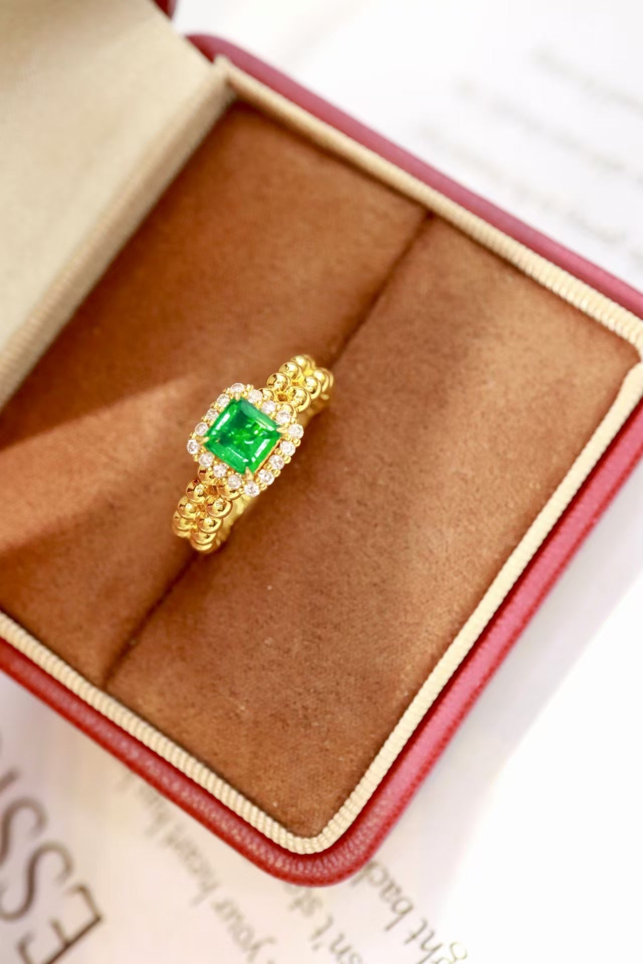 18k natural emerald ring