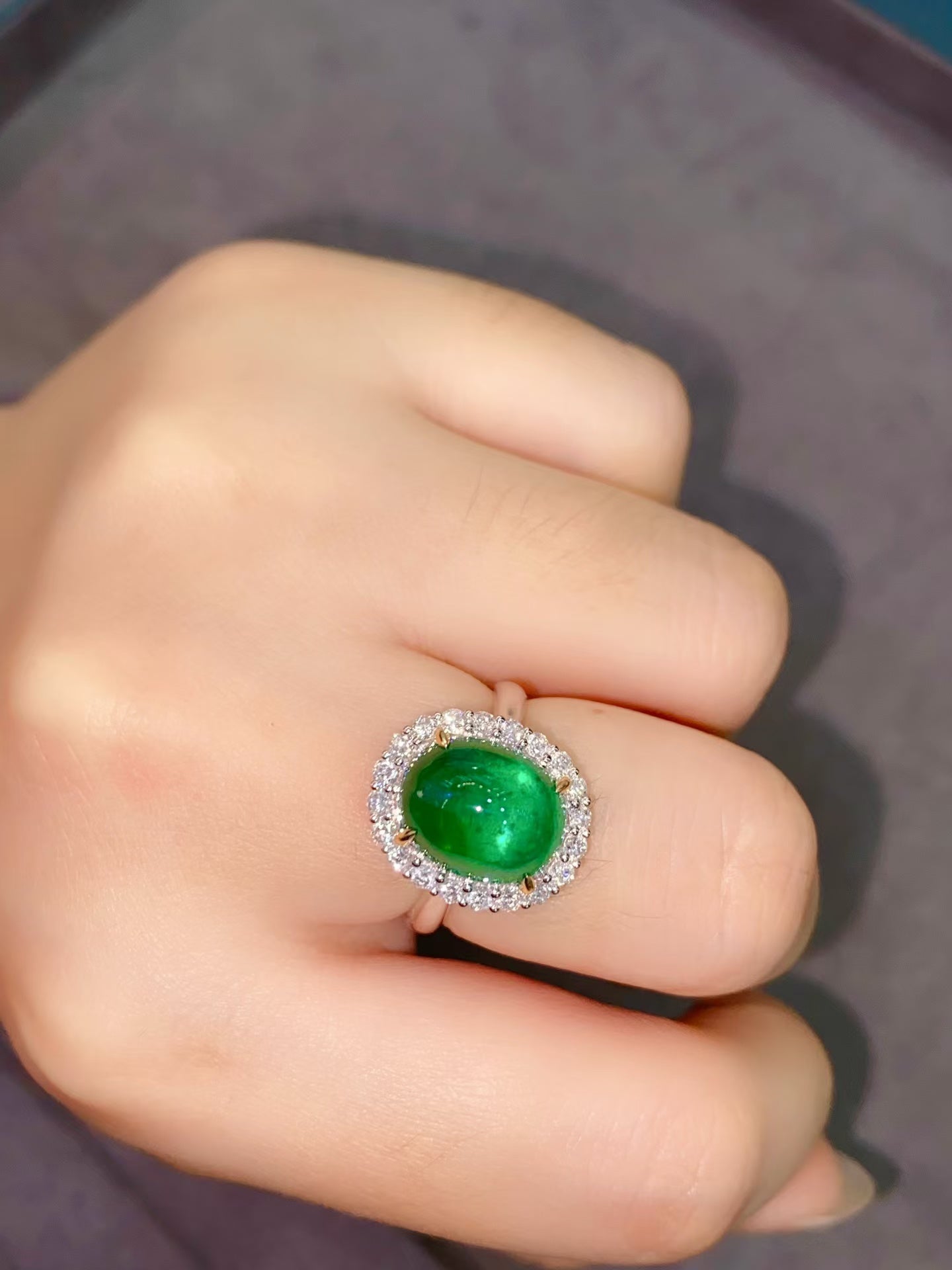 Natural emerald 18K gold ring!