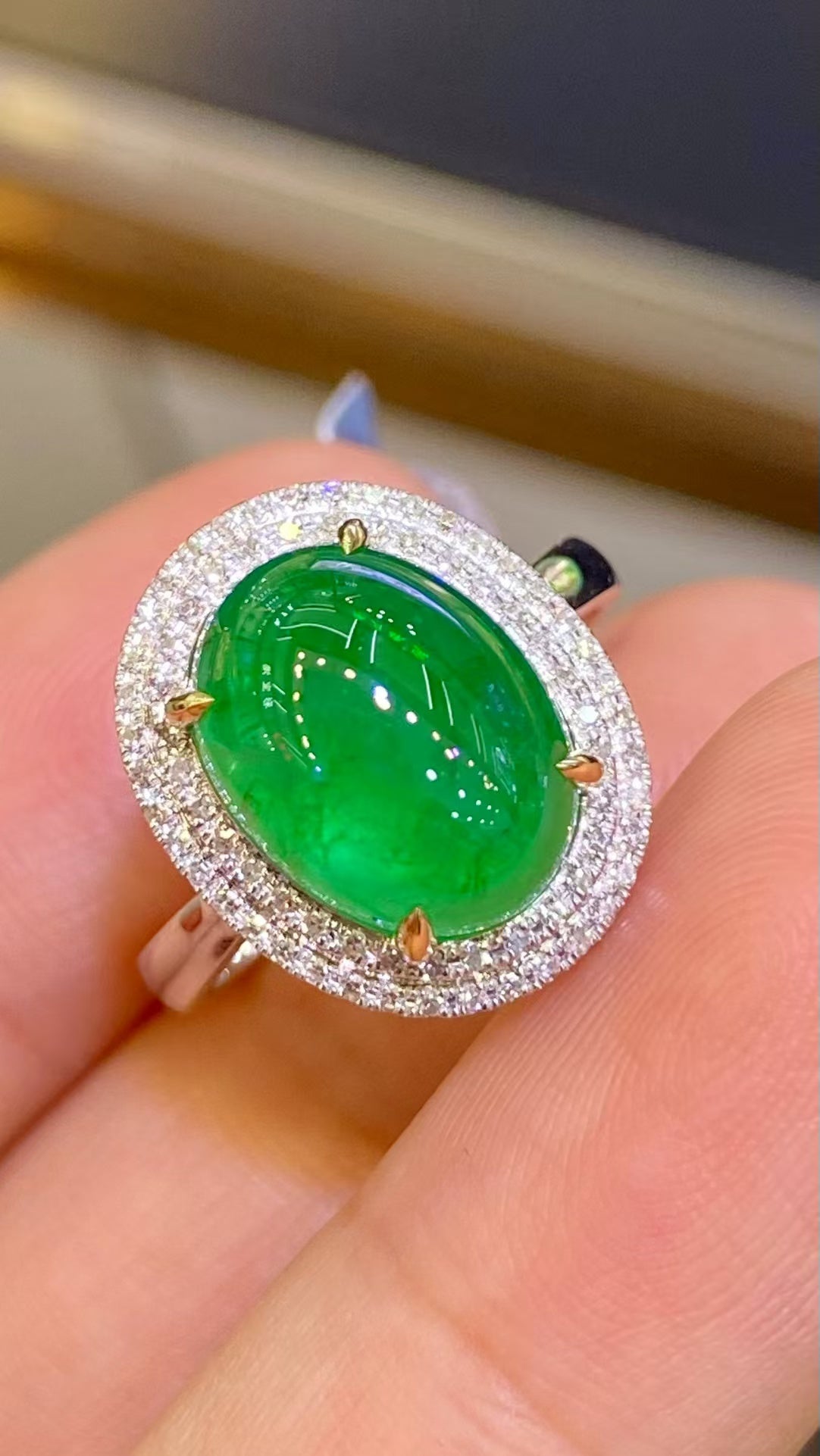 Natural emerald 18K gold ring!