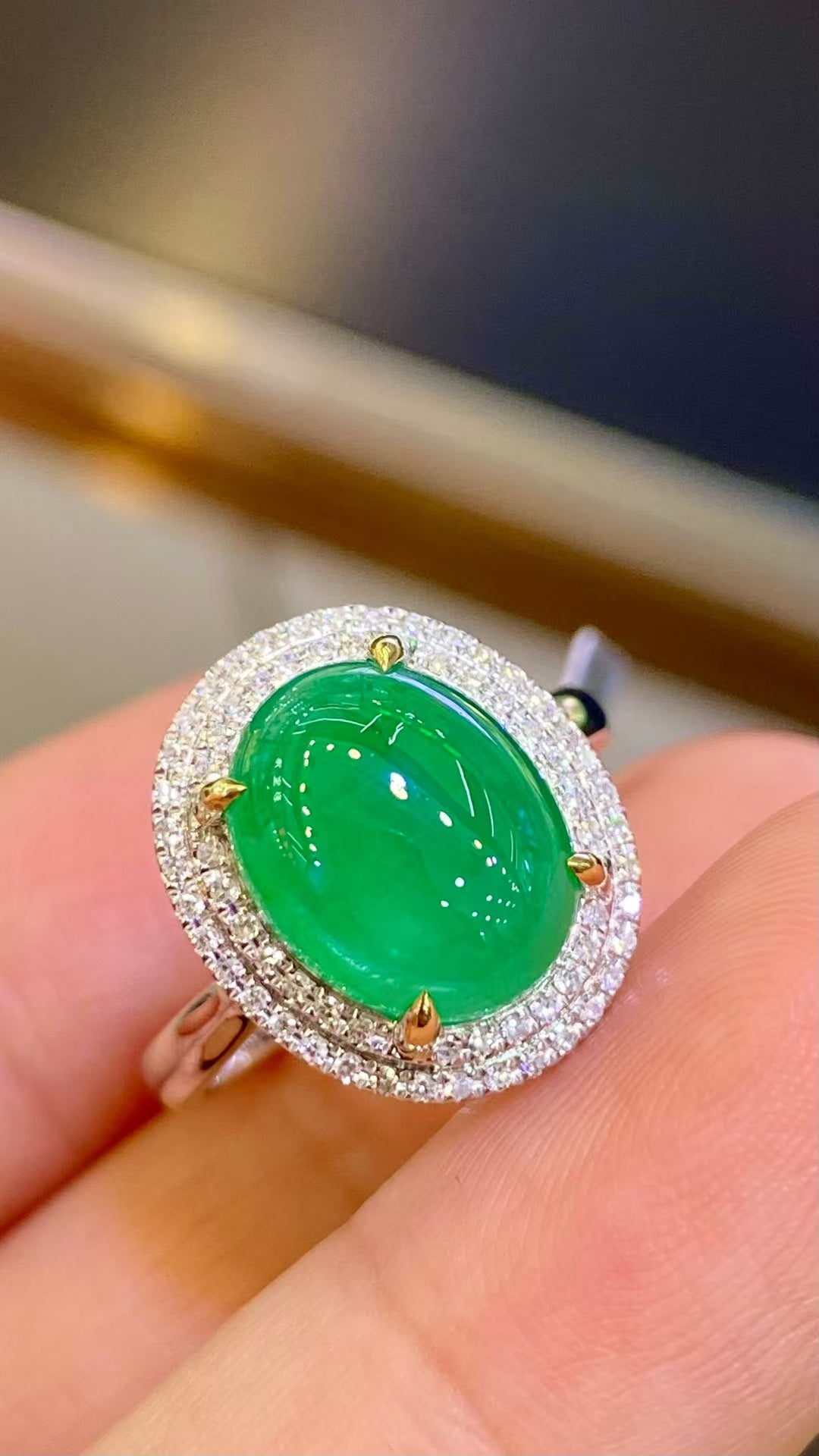 Natural emerald 18K gold ring!