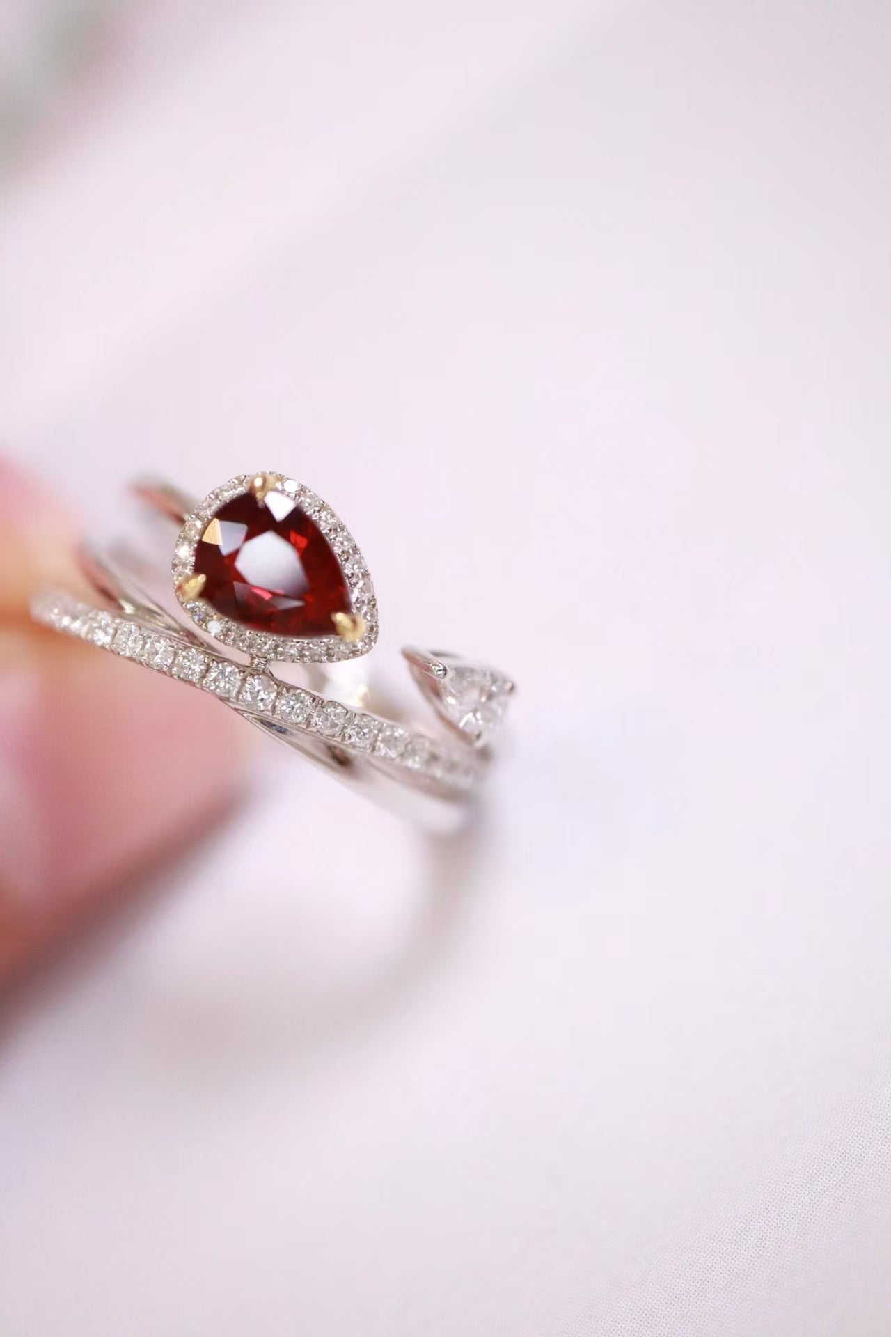 18K unheated ruby ring, pigeon blood red