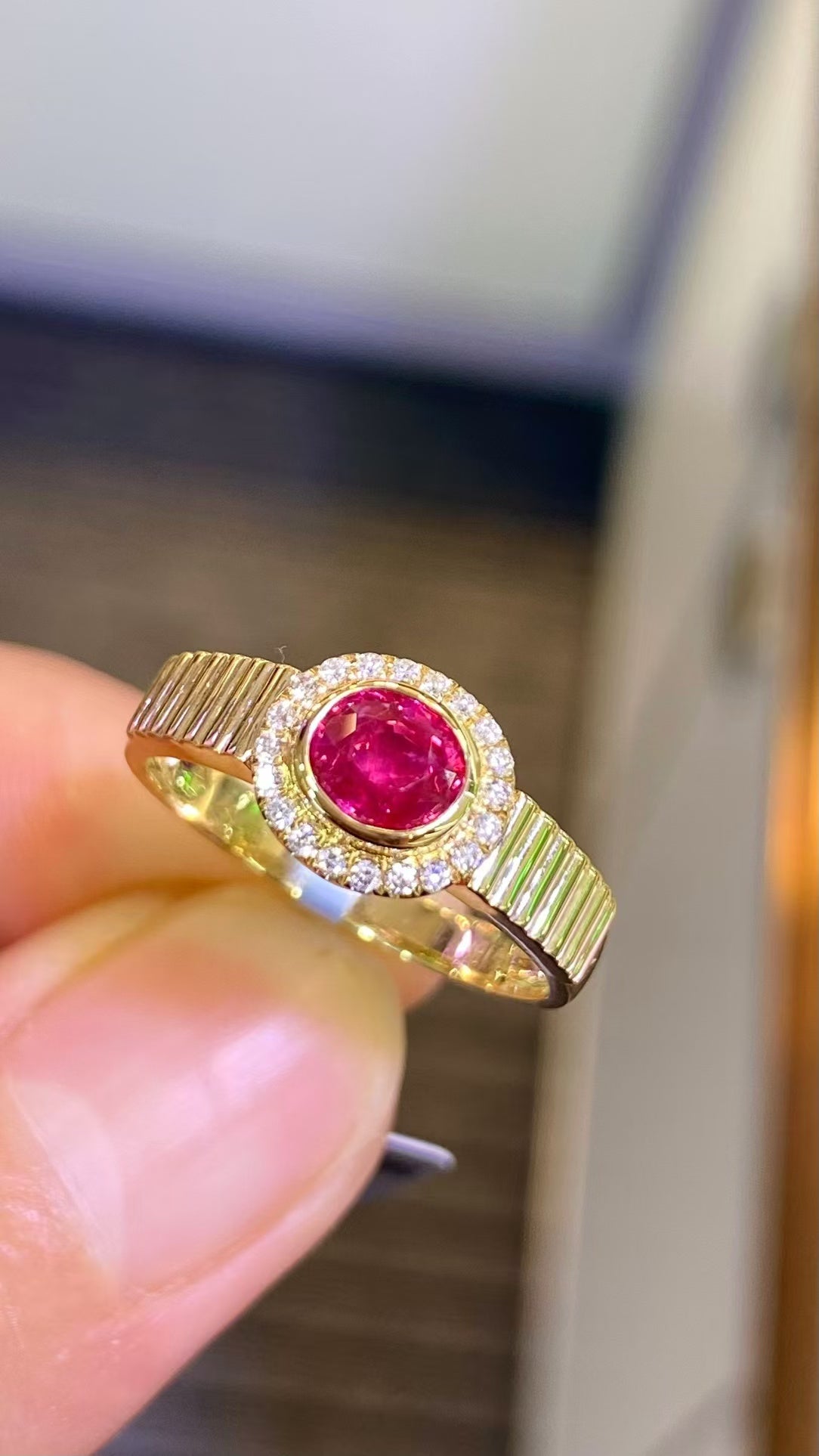 Unheated ruby 18K gold ring!