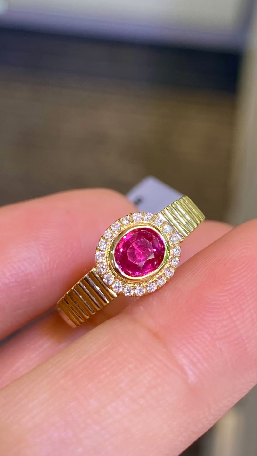 Unheated ruby 18K gold ring!