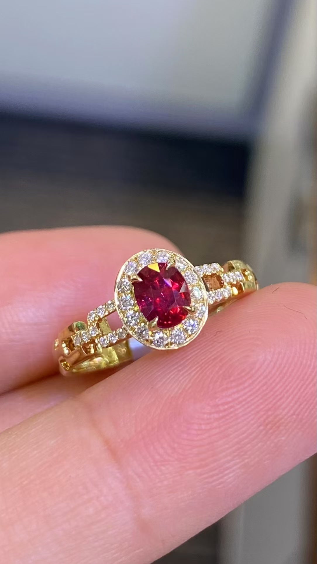 Unheated ruby 18K gold ring!