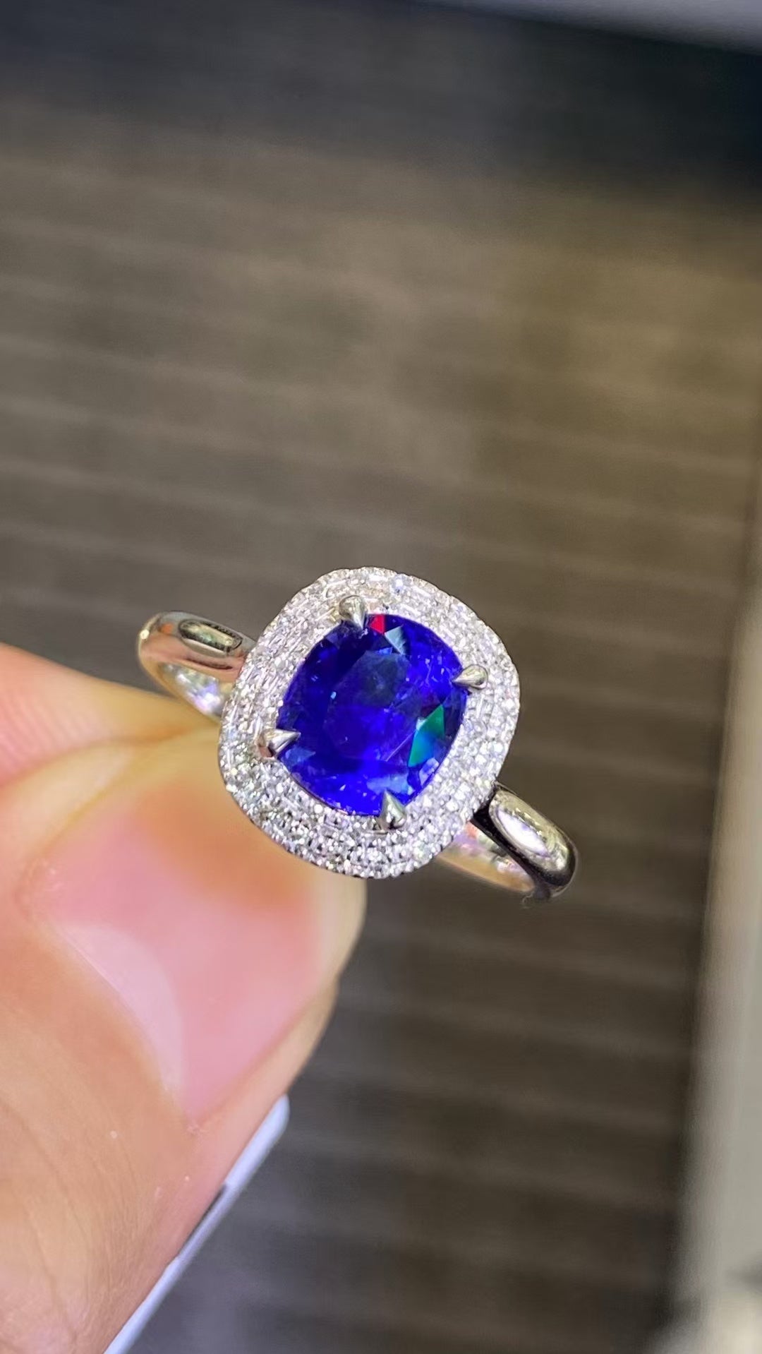 Natural sapphire 18K gold ring!