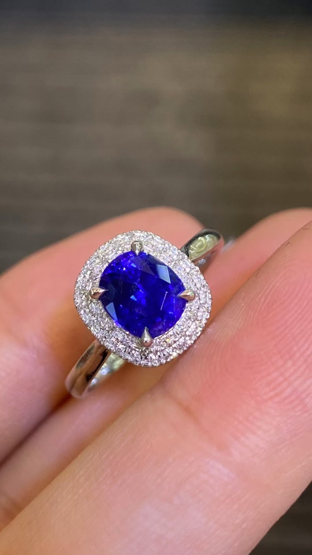 Natural sapphire 18K gold ring!