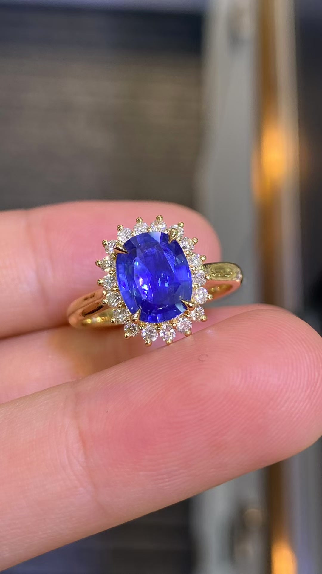 Natural sapphire 18K gold ring!