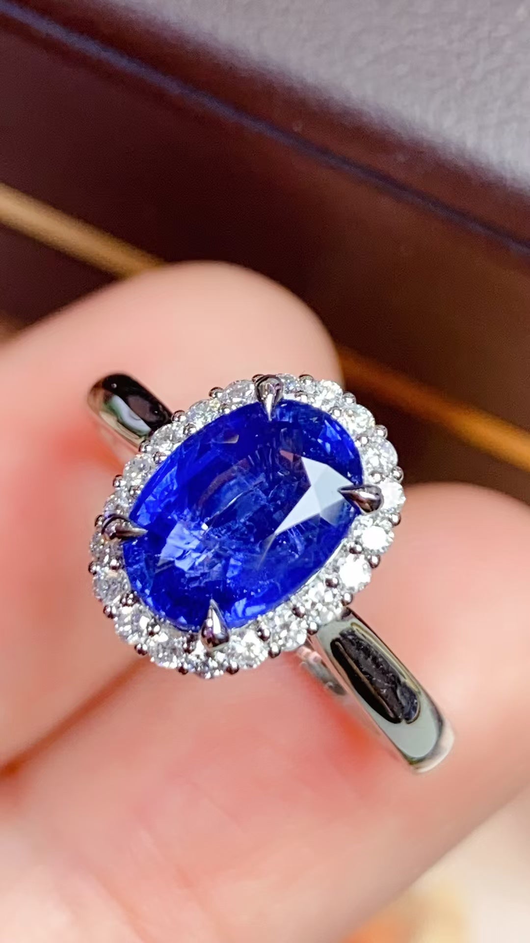 Natural sapphire 18K gold ring!